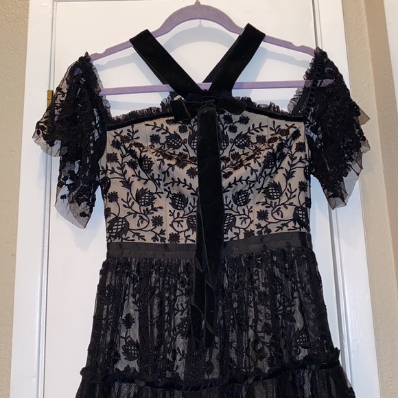 - Needle and thread dress - Picture 3 of 7